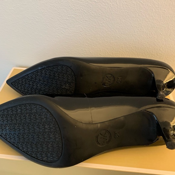 Michael Kors, black patent heels - Picture 5 of 6